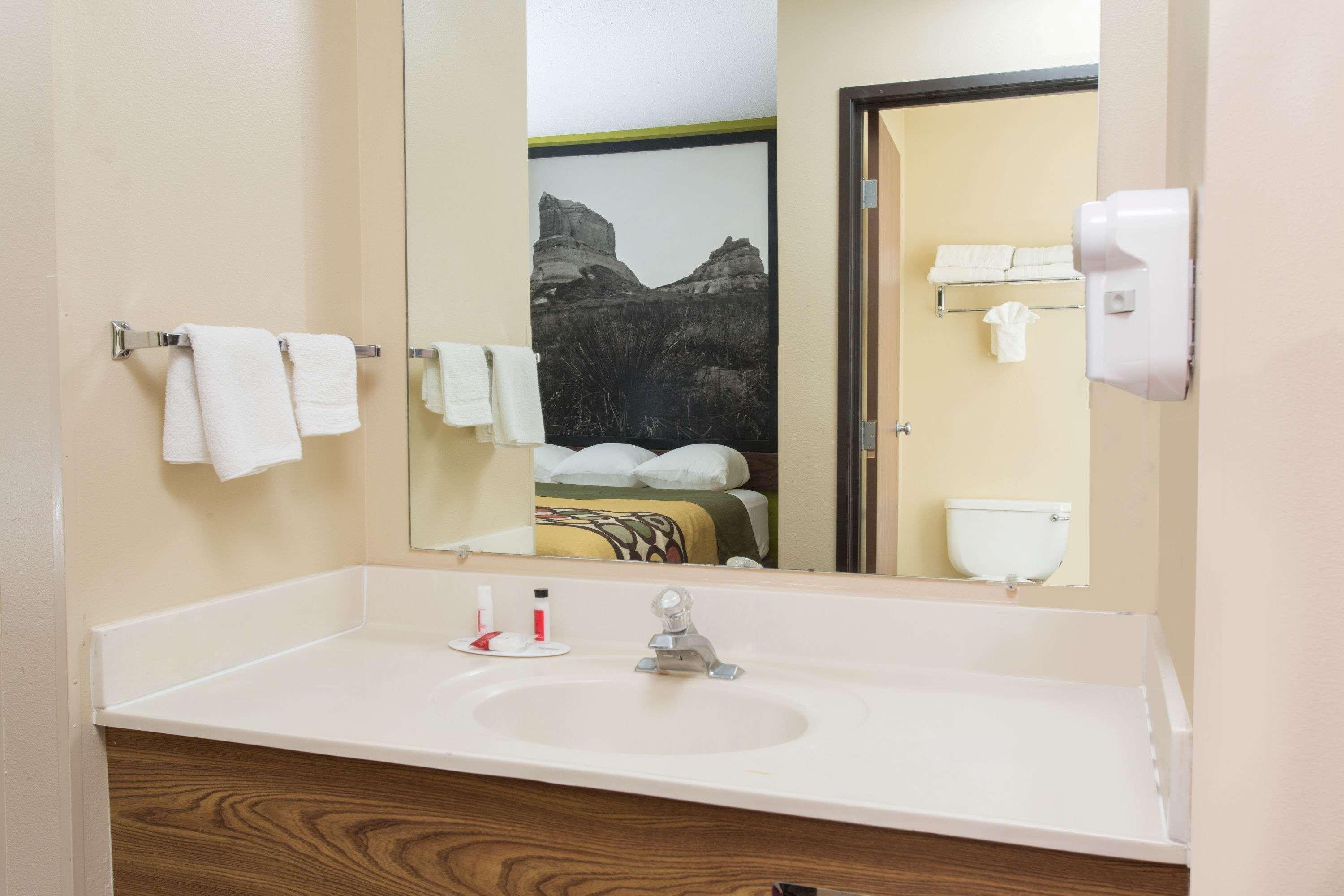 Super 8 By Wyndham Chadron Ne Ξενοδοχείο Εξωτερικό φωτογραφία