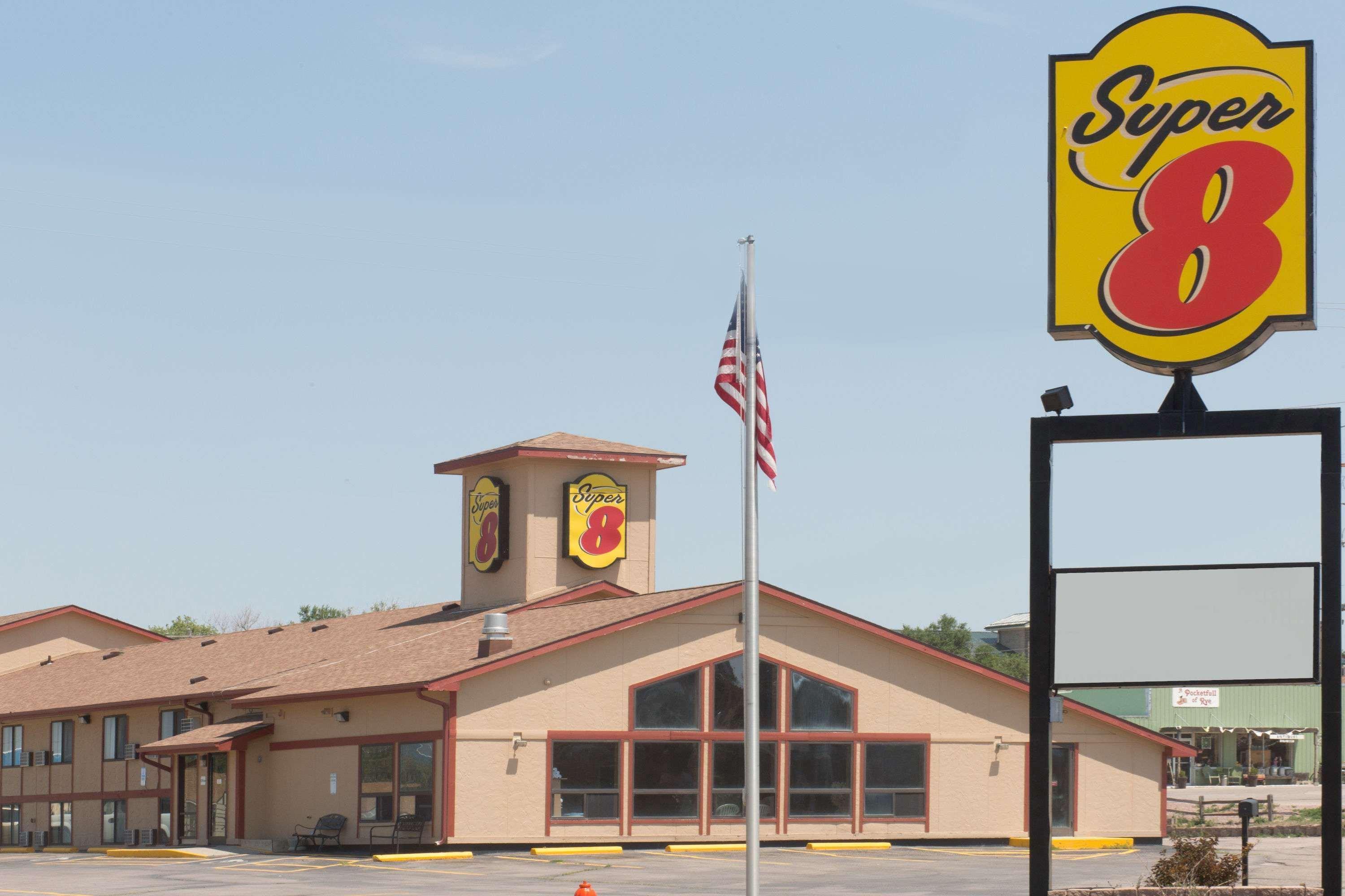 Super 8 By Wyndham Chadron Ne Ξενοδοχείο Εξωτερικό φωτογραφία