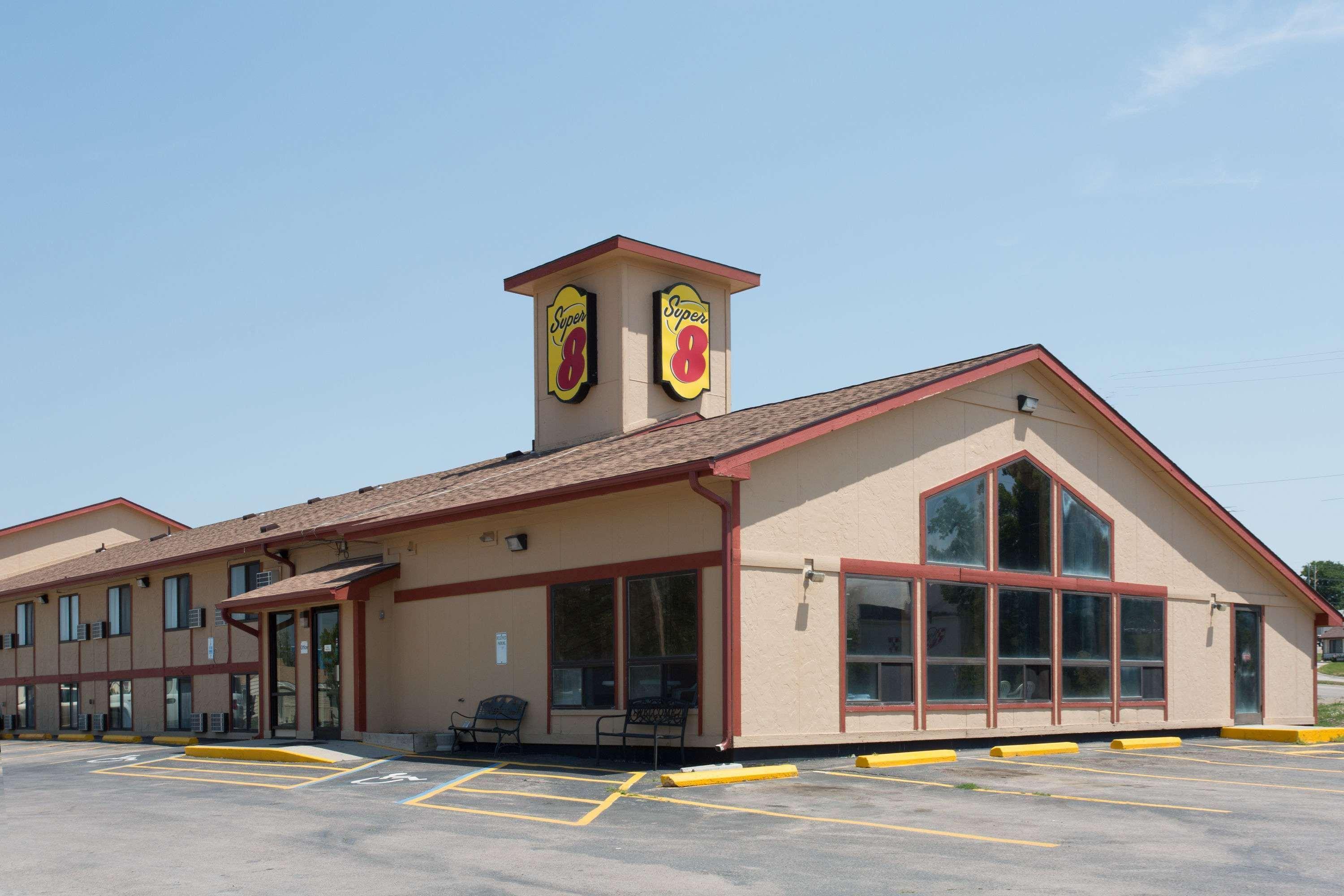 Super 8 By Wyndham Chadron Ne Ξενοδοχείο Εξωτερικό φωτογραφία