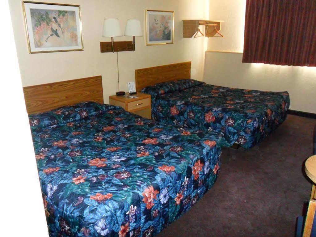 Super 8 By Wyndham Chadron Ne Ξενοδοχείο Εξωτερικό φωτογραφία